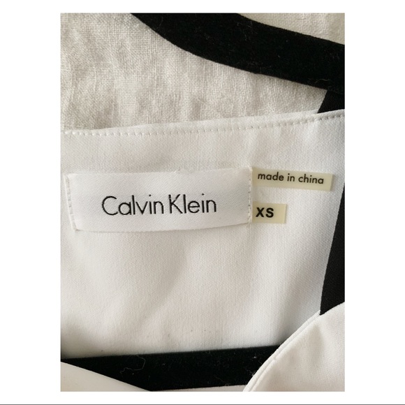 Color block top - Picture 3 of 3